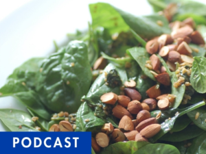 salad with spinach and almonds