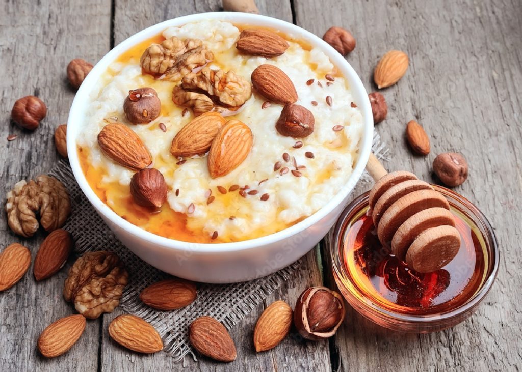 Almond Overnight Oats